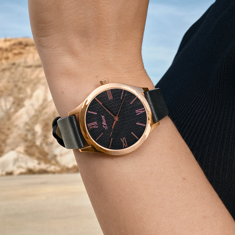 Schwarz goldene Damenuhr von s.Oliver